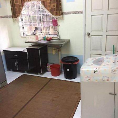Guesthouse Adam Pengkalan Cepa Kültér fotó